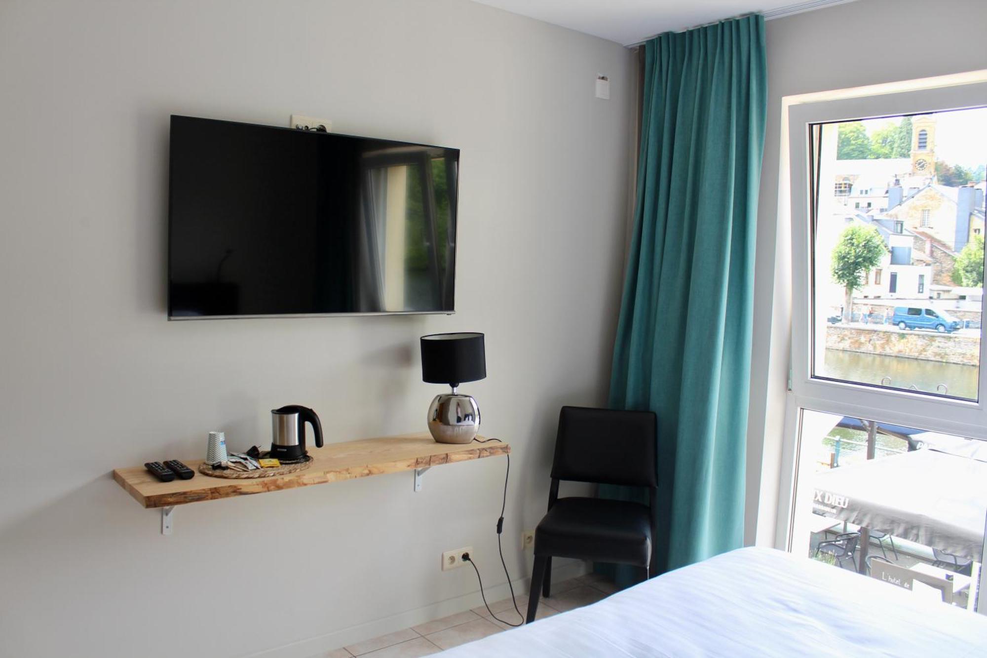 Hotel La Plage Bouillon Esterno foto